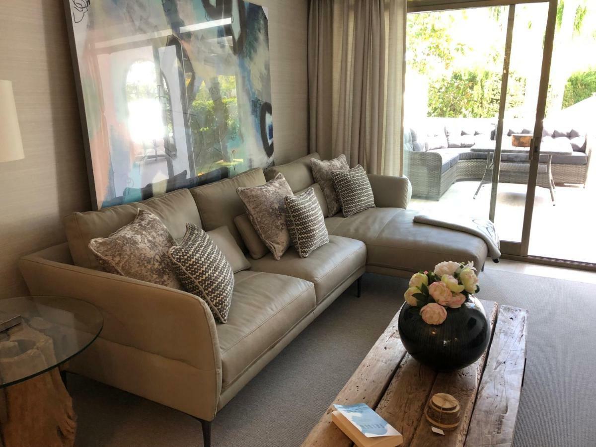 Luxury In La Isla, Puerto Banus Apartment *