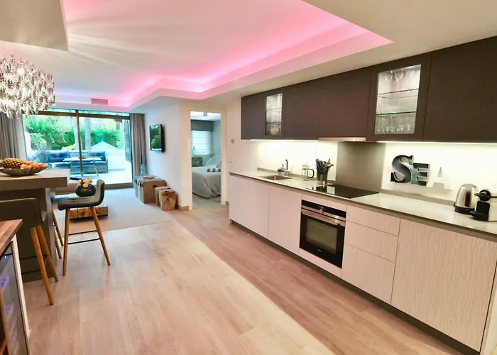 Luxury Apartment In La Isla, Puerto Banus